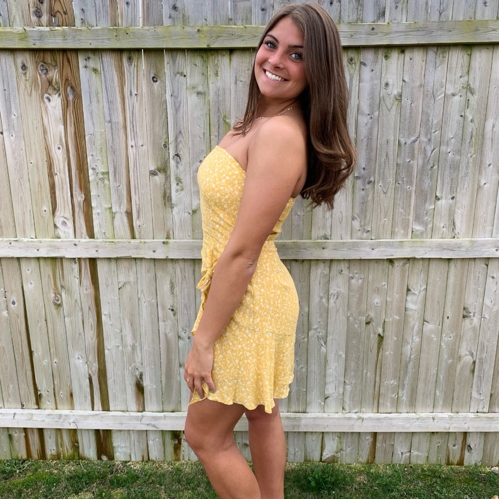 🌼🌼RUBY AND JENNA Yellow tie dress🌼🌼